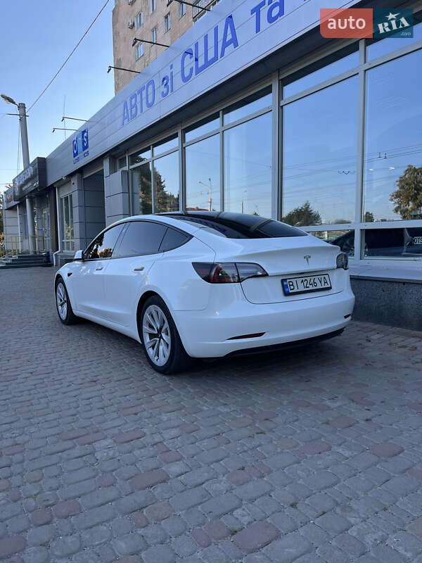 Седан Tesla Model 3 2022 в Полтаве