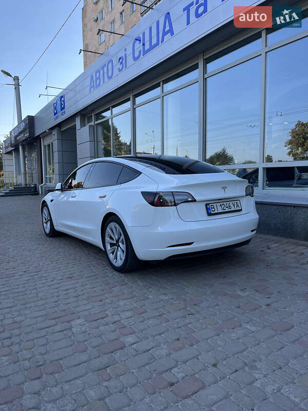 Седан Tesla Model 3 2022 в Полтаве