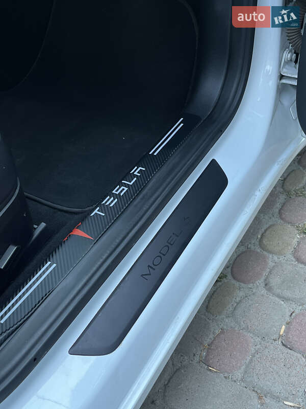 Седан Tesla Model 3 2022 в Полтаве