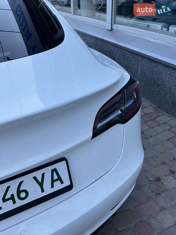 Седан Tesla Model 3 2022 в Полтаве