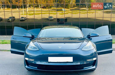 Седан Tesla Model 3 2022 в Запоріжжі