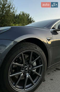 Седан Tesla Model 3 2018 в 