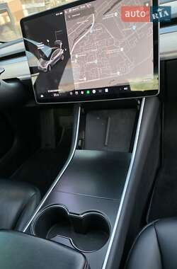 Седан Tesla Model 3 2018 в 