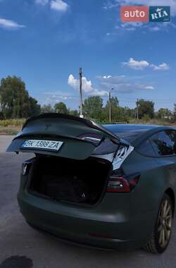 Седан Tesla Model 3 2019 в 