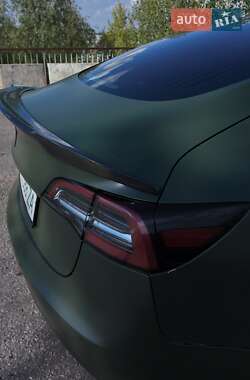 Седан Tesla Model 3 2019 в 