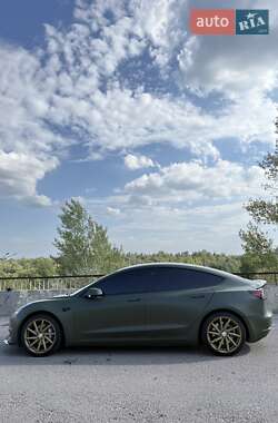 Седан Tesla Model 3 2019 в 