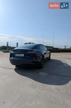 Седан Tesla Model 3 2023 в 