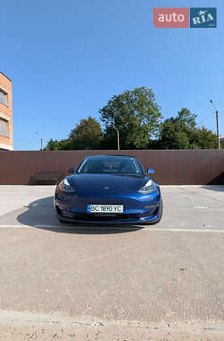 Седан Tesla Model 3 2023 в 