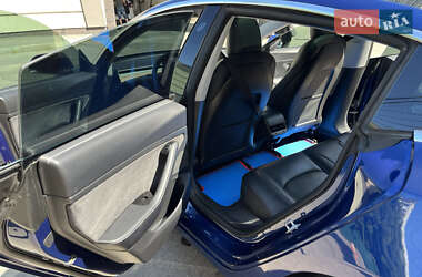 Седан Tesla Model 3 2019 в 
