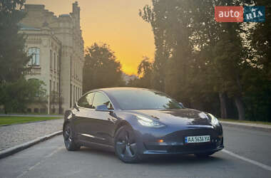 Седан Tesla Model 3 2020 в Киеве
