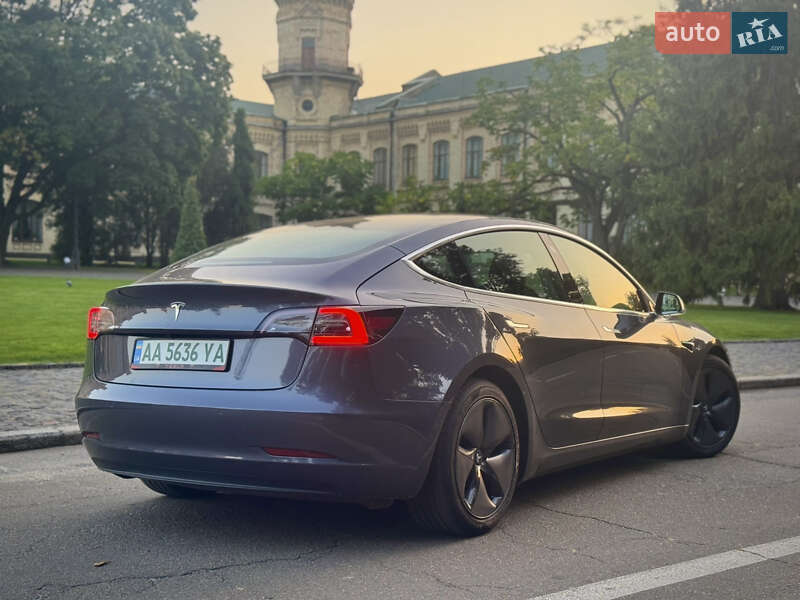 Седан Tesla Model 3 2020 в Киеве