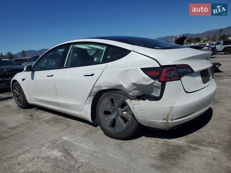 Седан Tesla Model 3 2021 в Києві