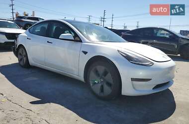 Седан Tesla Model 3 2021 в Киеве