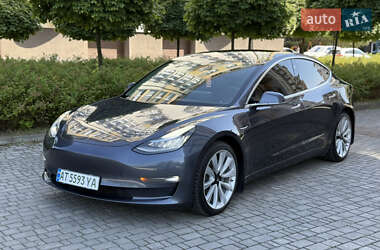Седан Tesla Model 3 2020 в Ивано-Франковске