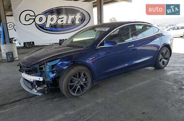 Седан Tesla Model 3 2019 в 