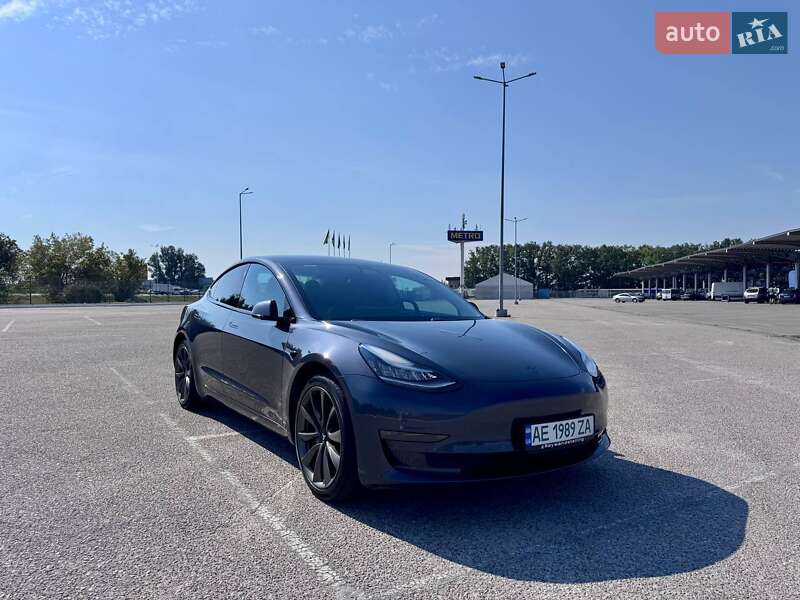 Седан Tesla Model 3 2020 в Дніпрі