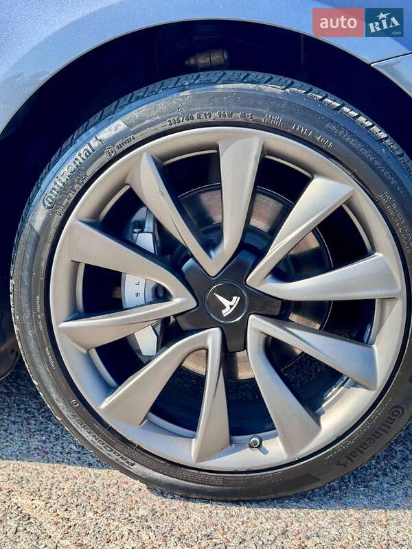 Седан Tesla Model 3 2020 в Дніпрі
