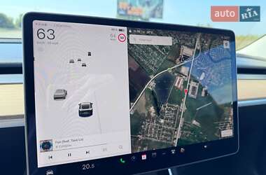 Седан Tesla Model 3 2020 в 