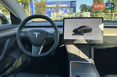 Седан Tesla Model 3 2022 в 