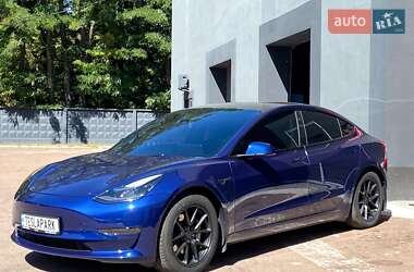 Седан Tesla Model 3 2023 в 