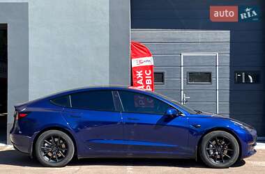 Седан Tesla Model 3 2023 в 