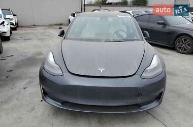 Седан Tesla Model 3 2021 в 