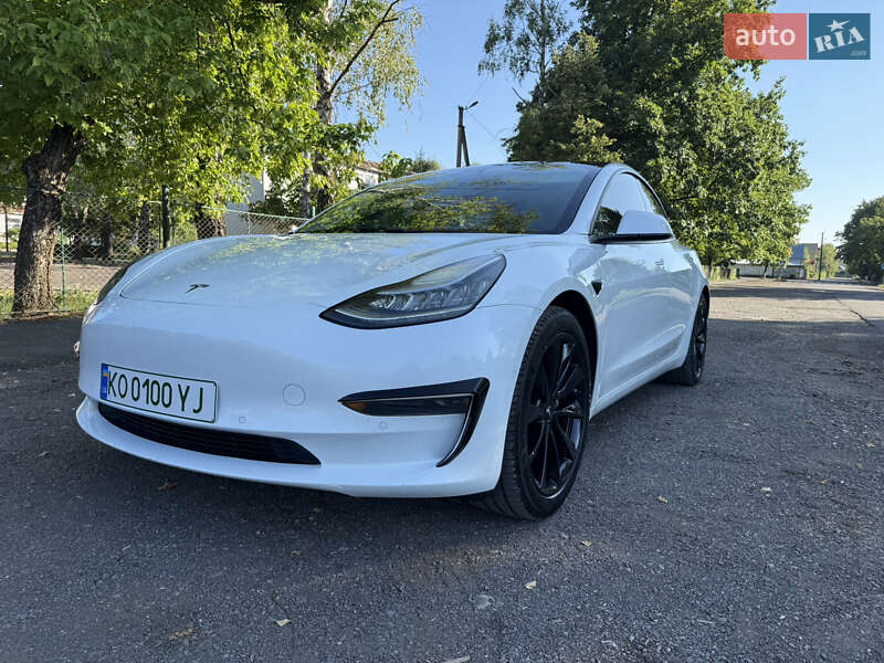 Седан Tesla Model 3 2019 в 