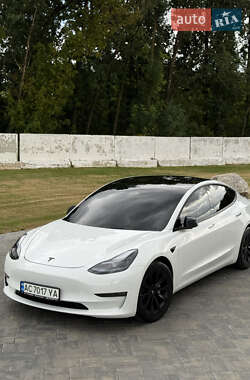Седан Tesla Model 3 2022 в Луцке