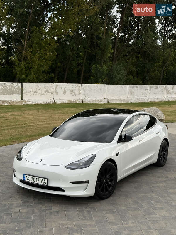 Седан Tesla Model 3 2022 в Луцке