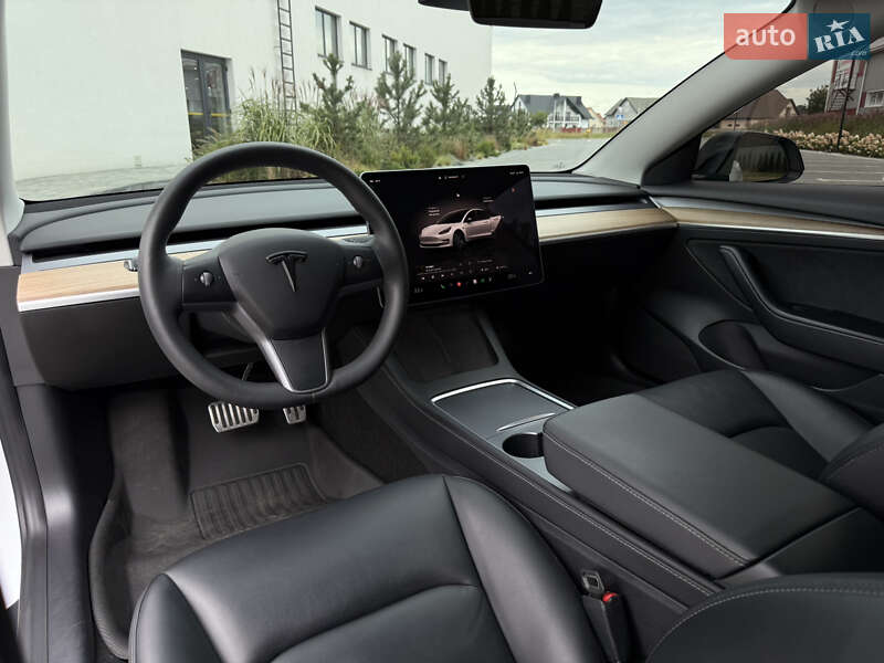 Седан Tesla Model 3 2022 в Луцке