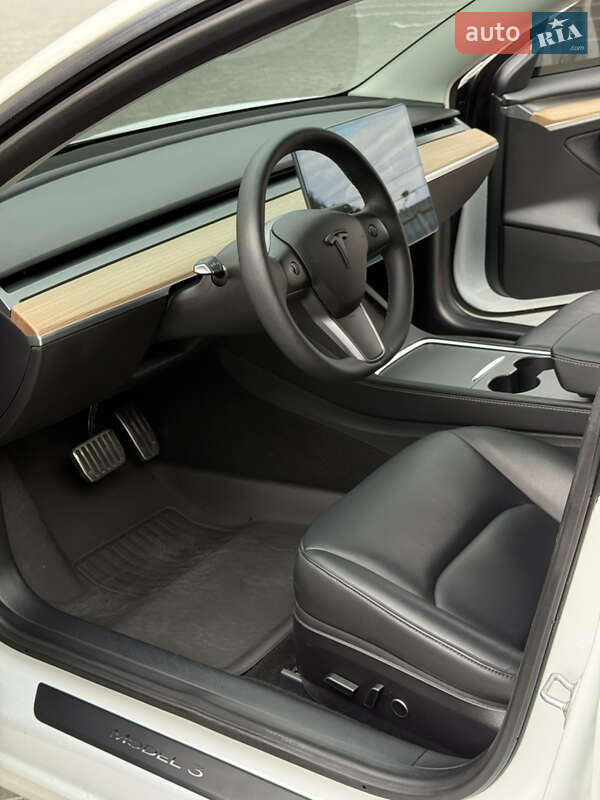 Седан Tesla Model 3 2022 в Луцке