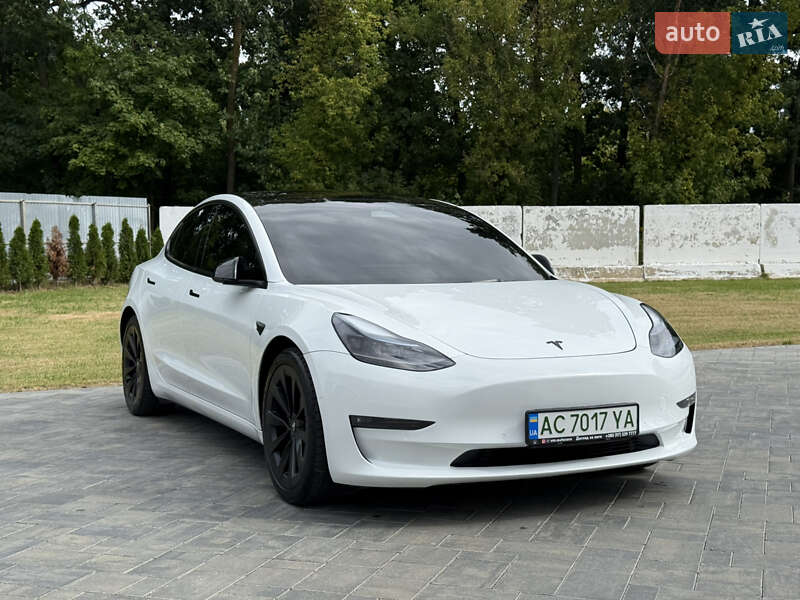Седан Tesla Model 3 2022 в Луцке