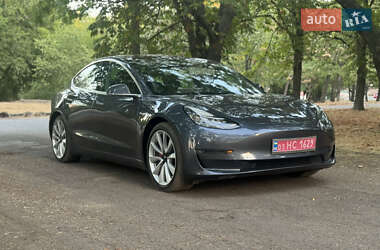 Седан Tesla Model 3 2018 в 