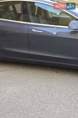 Седан Tesla Model 3 2018 в 