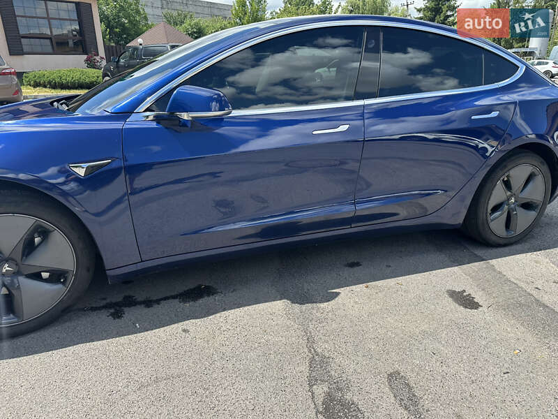 Седан Tesla Model 3 2018 в Вінниці