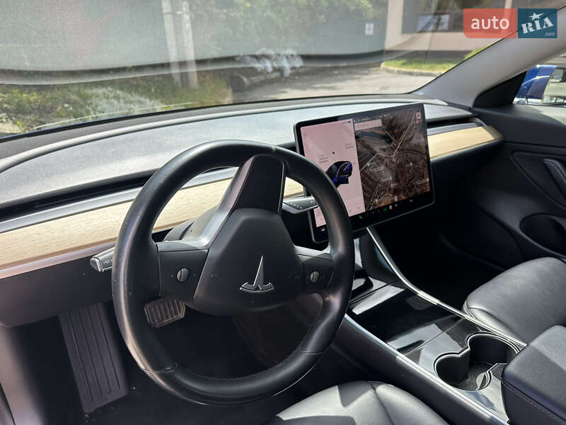 Седан Tesla Model 3 2018 в Вінниці