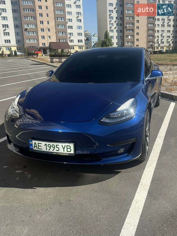 Седан Tesla Model 3 2019 в Дніпрі