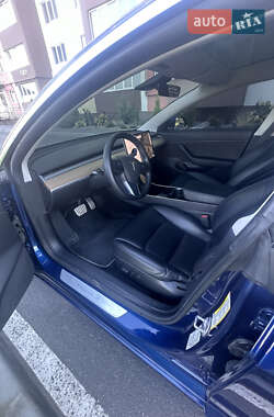 Седан Tesla Model 3 2019 в Дніпрі