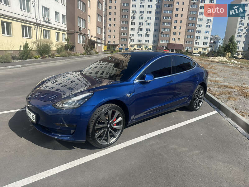 Седан Tesla Model 3 2019 в Дніпрі