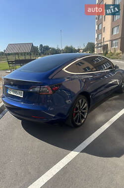 Седан Tesla Model 3 2019 в Дніпрі