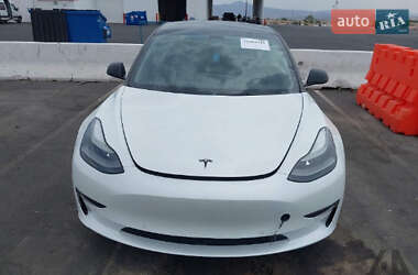 Седан Tesla Model 3 2021 в 