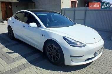 Седан Tesla Model 3 2019 в Сторожинце