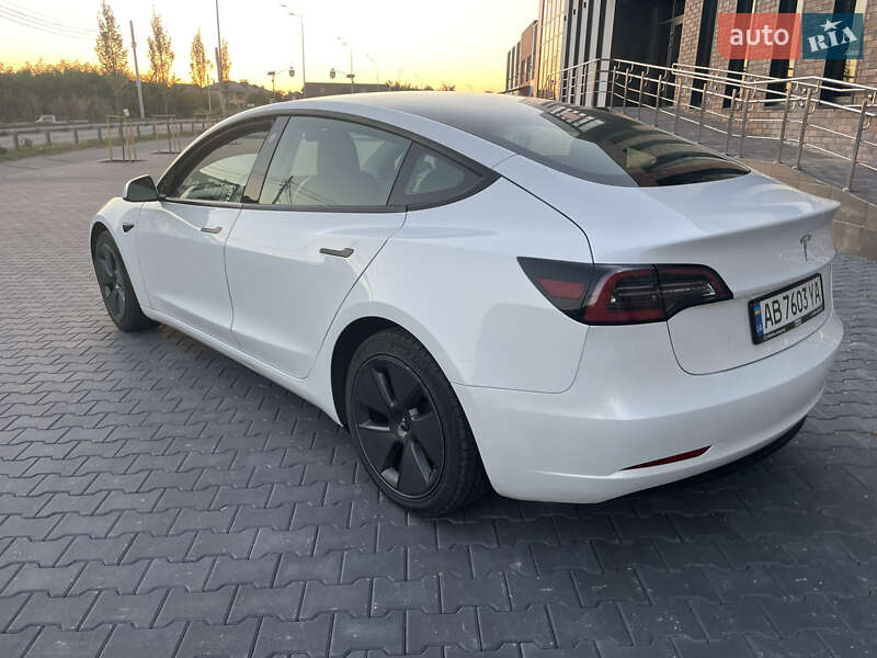 Седан Tesla Model 3 2022 в Виннице