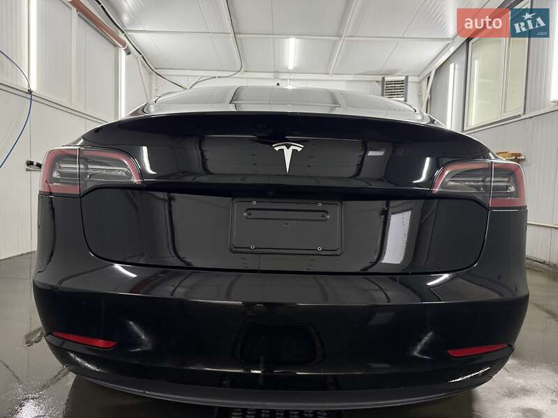 Седан Tesla Model 3 2023 в Дрогобыче