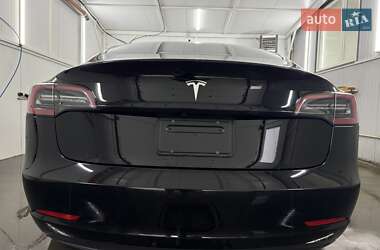 Седан Tesla Model 3 2023 в 