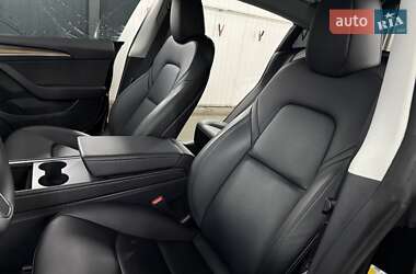 Седан Tesla Model 3 2023 в 