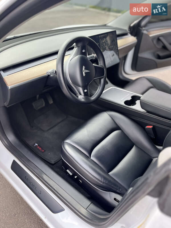 Седан Tesla Model 3 2021 в Полтаві