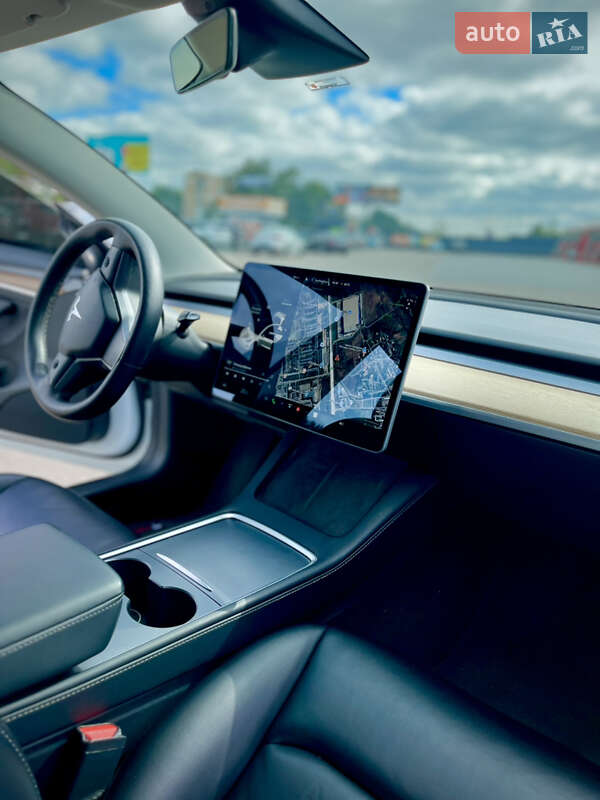 Седан Tesla Model 3 2021 в Полтаві