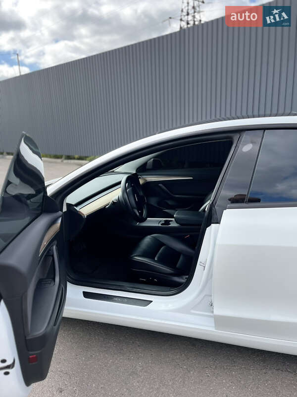 Седан Tesla Model 3 2021 в Полтаві