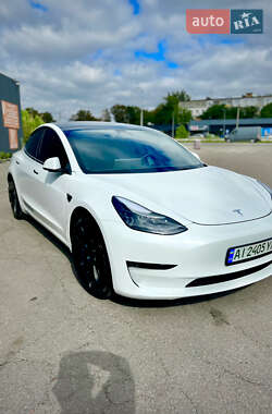 Седан Tesla Model 3 2021 в 
